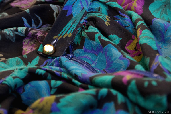 aliciasivert, alicia sivertsson, alster och makeri, sy, sömnad, kjol, blommig, tyg, second hand, diy, gör det själv, skapa, handarbete, sew, sewing, skirt, flowers, sypeppen