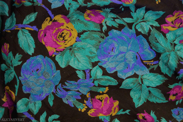 aliciasivert, alicia sivertsson, alster och makeri, sy, sömnad, kjol, blommig, tyg, second hand, diy, gör det själv, skapa, handarbete, sew, sewing, skirt, flowers, sypeppen