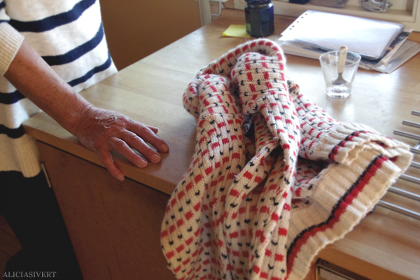 aliciasivert, alicia sivertsson, alicia sivert, mormor, morfar, gotland, semester, grandparents, grandmother, grandfather, grandma, grandpa, morföräldrar, tröja, sweater