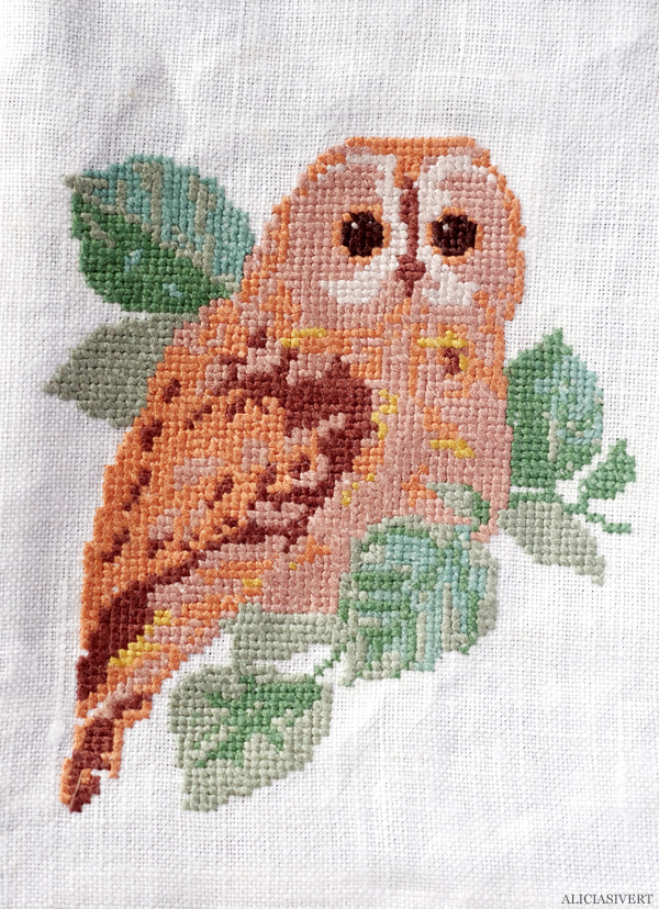 aliciasivert, alicia sivert, alicia sivertsson, saksamlarpåse, broderi, embroidery, needlework, textile, craft, hantverk, slöjd, sy, sömnad, börs, necessär, påse, hand made, diy, do it yourself, alster och makeri, owl, uggla, Stafford Whiteaker