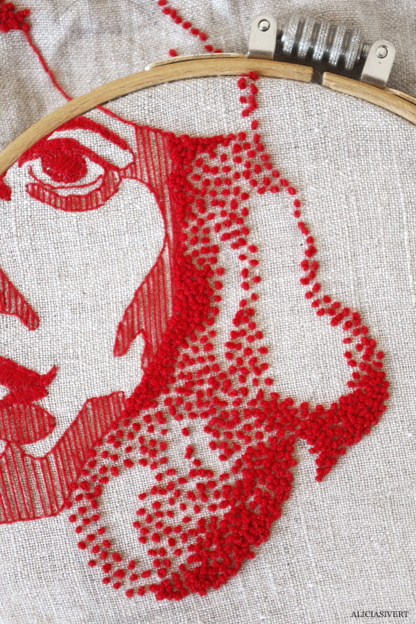 aliciasivert, alicia sivert, alicia sivertsson, delmål två, liljevalchs vårsalong 2015, utställning, broderi, embroidery, french knots, franska knutar, art, porträtt, rött, röd, garn, återbruk