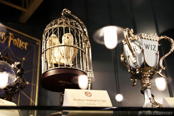 aliciasivert, Alicia Sivertsson, London, england, semester, vacation, holiday, platform 9 3/4, harry potter shop, butik, hedwig