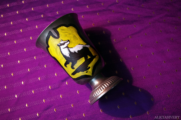 aliciasivert, alicia sivert, alicia sivertsson, helga hufflepuffs bägare, hufflepuff, cup, pokal, halloween, handicraft, craft, diy, hantverk, handarbete, art, konst, fanart, fan art, monthly makers maj magi magic