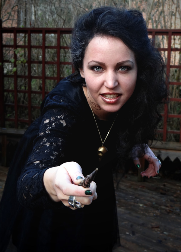 aliciasivert, alicia sivertsson, harry potter,, monthly makers maj magi magic, halloween, bellatrix lestrange, witch, pendant, necklace, black hair, tattoo, azkaban, wand, lace, masquerade, halsband, dödskalle, fågelskalle, utklädnad, utklädd, tatuering, spets, häxa, trollkarl, smycke, halsband