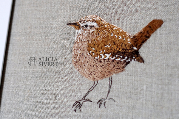 Gärdsmyg wren embroidery by Alicia Sivertsson, 2016. fritt broderi free embroidery needlework textile art hand stitched hoopart textilkonst konst konstsömnad fågel fåglar skapa skapande kreativitet creativity