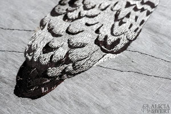 Strix nebulosa, great grey owl embroidery by Alicia Sivertsson, 2015-16. lapuggla fritt broderi free embroidery needlework textile art hand stitched textilkonst konst konstsömnad fågel fåglar skapa skapande kreativitet creativity uggla