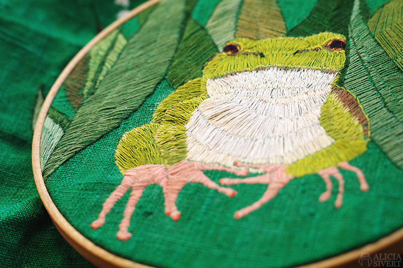 aliciasivert alicia sivertsson sivert broderi embroidery fritt frihandsbroderi lövgroda european leaf frog
