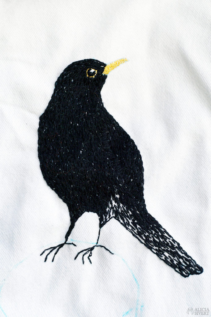 konst alicia sivert alicia sivertsson aliciasivert broderi konstsömnad art artist embroidery blackbird koltrast fågel bird schattérsöm