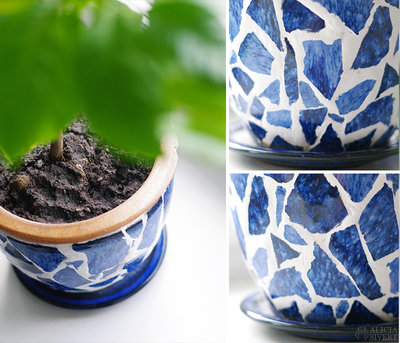 Blomkruka belagd med mosaik av Alicia Sivertsson. / Mosaic flower pot by Alicia Sivertsson. aliciasivert alicia sivert sivertsson monthly makers mosaik mosaic återbruk remake diy do it yourself gör det själv skapa skapande kreativitet utmaning bloggutmaning hantverk keramik porslin återanvända återanvändning loppisfynd loppis begagnat krossat krossad keramikskärvor skärvor skärva kakelfog kakellim kakel fog lim kruka krukväxt citronträd lemon tree flower pot