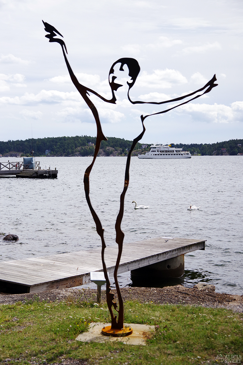 Staty av Tomas Lacke. Foto av Alicia Sivertsson vid Roddarhuset Vaxholm