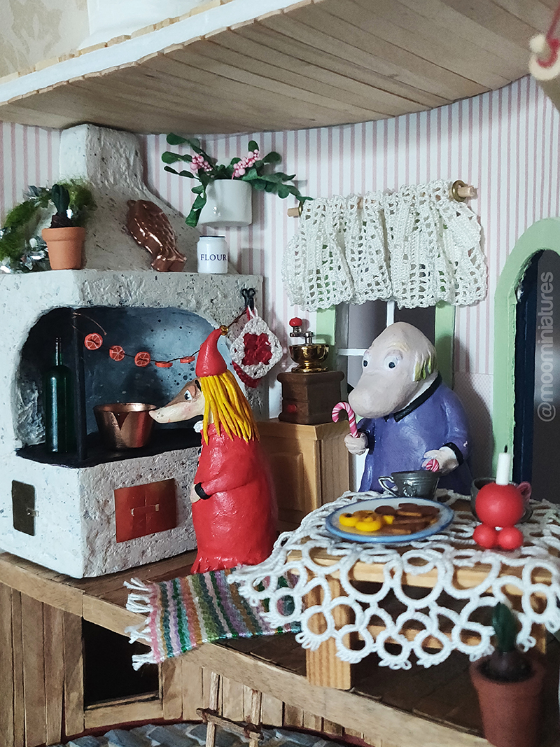 Jul i Mumindalen - www.aliciasivert.se // jul muminhus muminhuset moomin house miniatyr miniature miniatures köket dockskåpskök dockskåp kök doll house kitchen hemulen filifjonkan