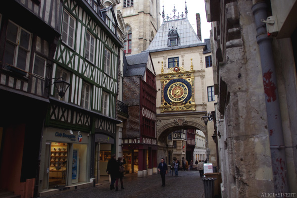 aliciasivert, alicia sivertsson, rouen, france, rue damiette, half-timbered house, frame house, lane, alley, street, le gros-horloge, clock, klocka, frankrike, korsvirkeshus, gränd, gata, korsvirkeshus