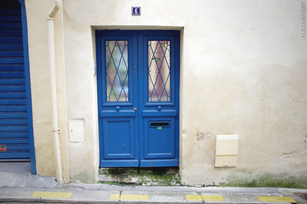 aliciasivert, alicia sivertsson, rouen, france, door, entrance, blue, glass, windows, frankrike, hus, dörr, port, blå