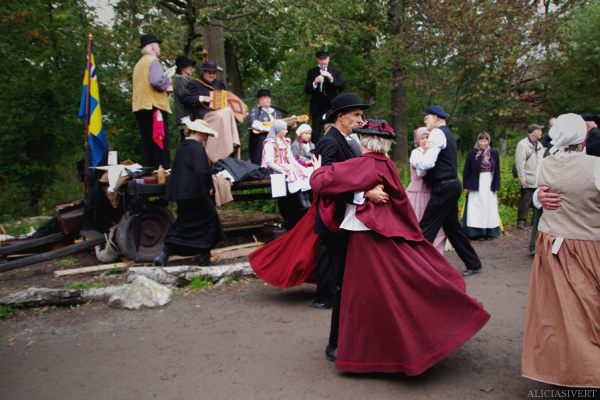 aliciasivert, alicia sivertsson, skansen, skansens höstmarknad, market, autumn, utklädd, utklädnad, dressed up, gammeldans, dans, dance, dancing