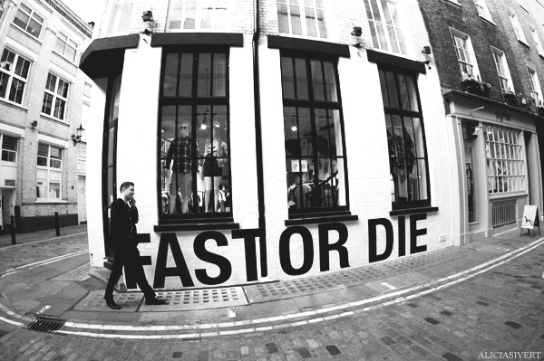 aliciasivert, Alicia Sivertsson, London, svartvitt, black and white, carnaby, fast or die