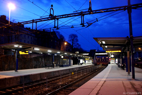 aliciasivert, alicia sivertsson, karlberg, train station, pendeltåg, tågstation