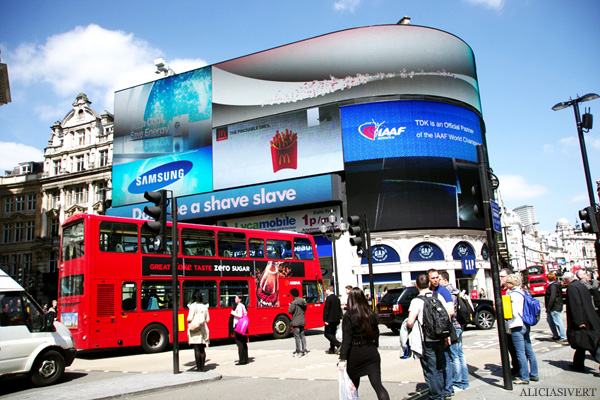 aliciasivert, alicia sivertsson, london, england, piccadilly circus