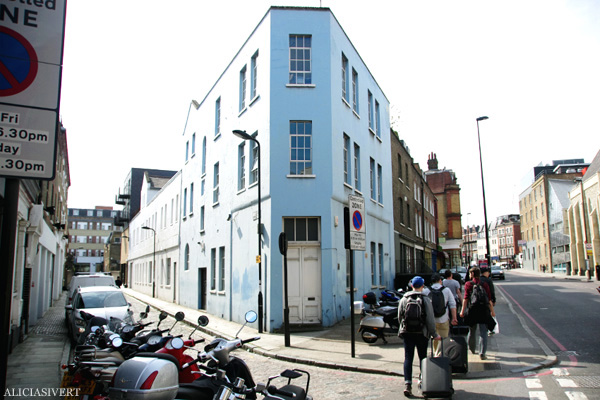 aliciasivert, alicia sivertsson, london, england, blue house, blått hus, kings cross road