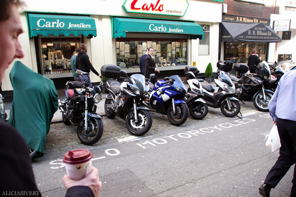 aliciasivert, alicia sivertsson, london med grabbarna, england, solo motorcycles only