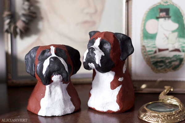 aliciasivert, alicia sivertsson, lera, lergods, clay, ceramic, keramik, boxer, hund, staty, statyett, statue, dog