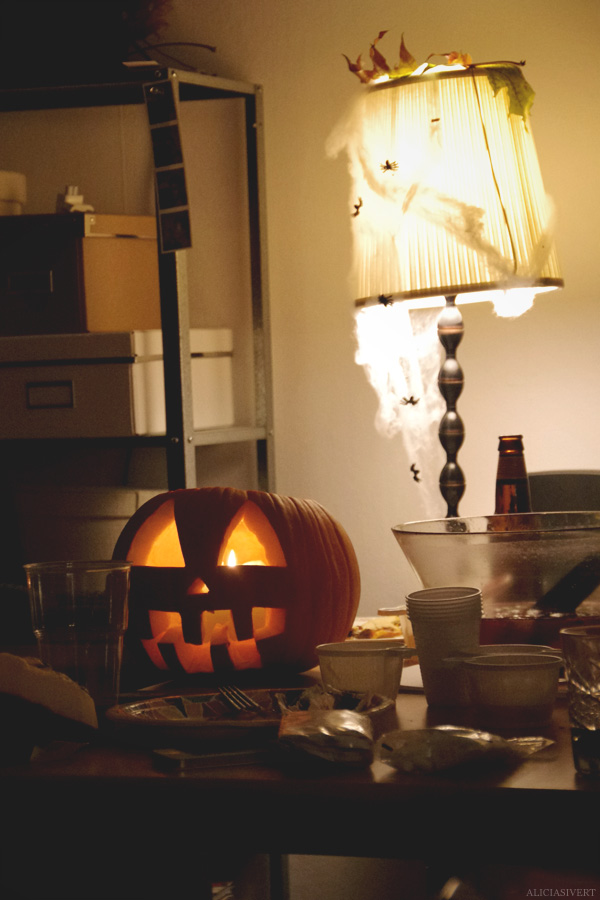 aliciasivert, alicia sivertsson, harry potter halloween party, fest, lampa, pumpa, pumpkin, decoration, dekoration, pyssel, spindlar, spindelnät, web, spiders