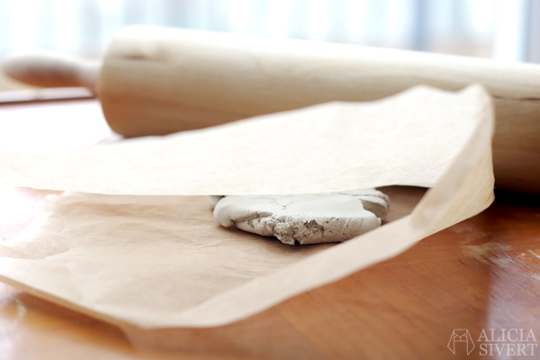 DIY air drying clay bats for Halloween, tutorial by Alicia Sivertsson, 2015. Alicia Sivert, aliciasivert, skapa, skapande, fladdermöss, fladdermus, bat, lufttorkande lera, das pronto, kreativitet