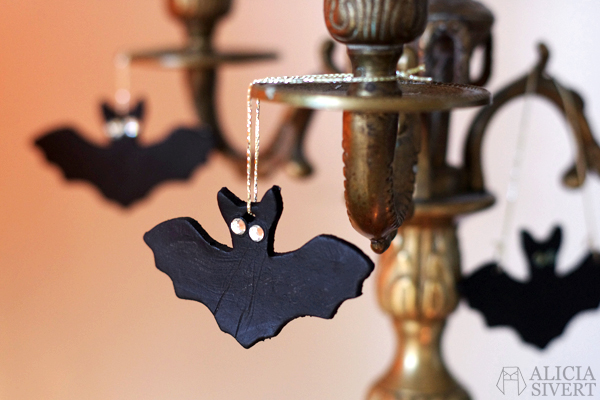 DIY air drying clay bats for Halloween, tutorial by Alicia Sivertsson, 2015. Alicia Sivert, aliciasivert, skapa, skapande, fladdermöss, fladdermus, bat, lufttorkande lera, das pronto
