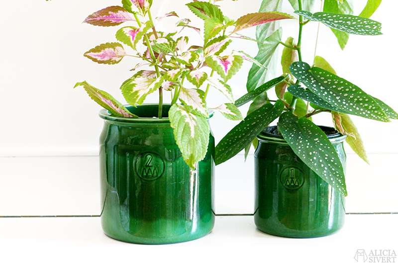 loppis second hand begagnat tradera thrift gröna krukor glaserade green flower pots